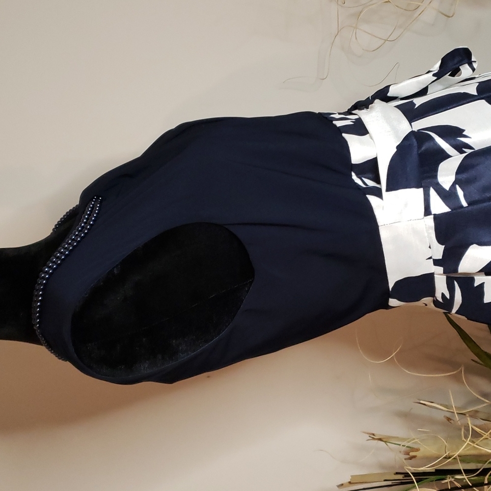 High-low navy blue and white dress, with two strands of navy blue pearls. - Picture 7 of 9